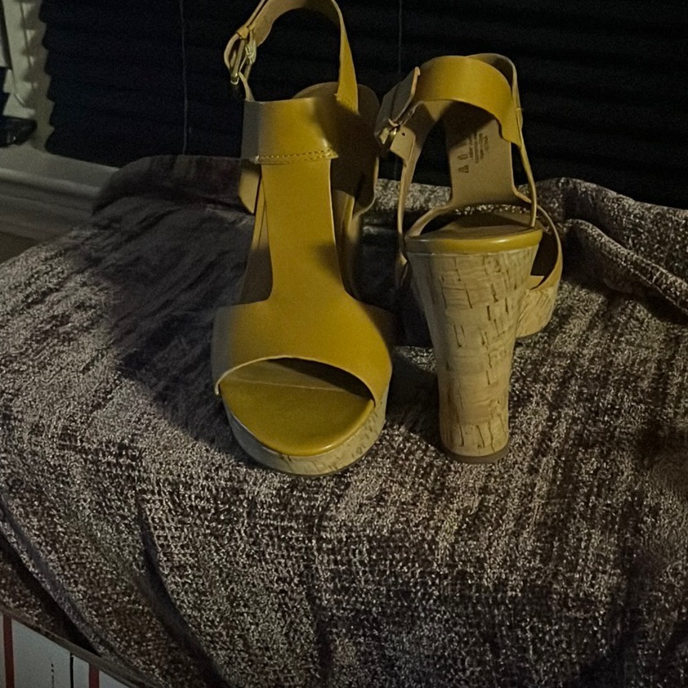 FRANCO SARTO Mustard yellow 5” cork sandals